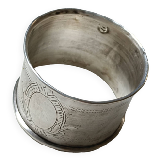 Antique napkin ring in solid silver.