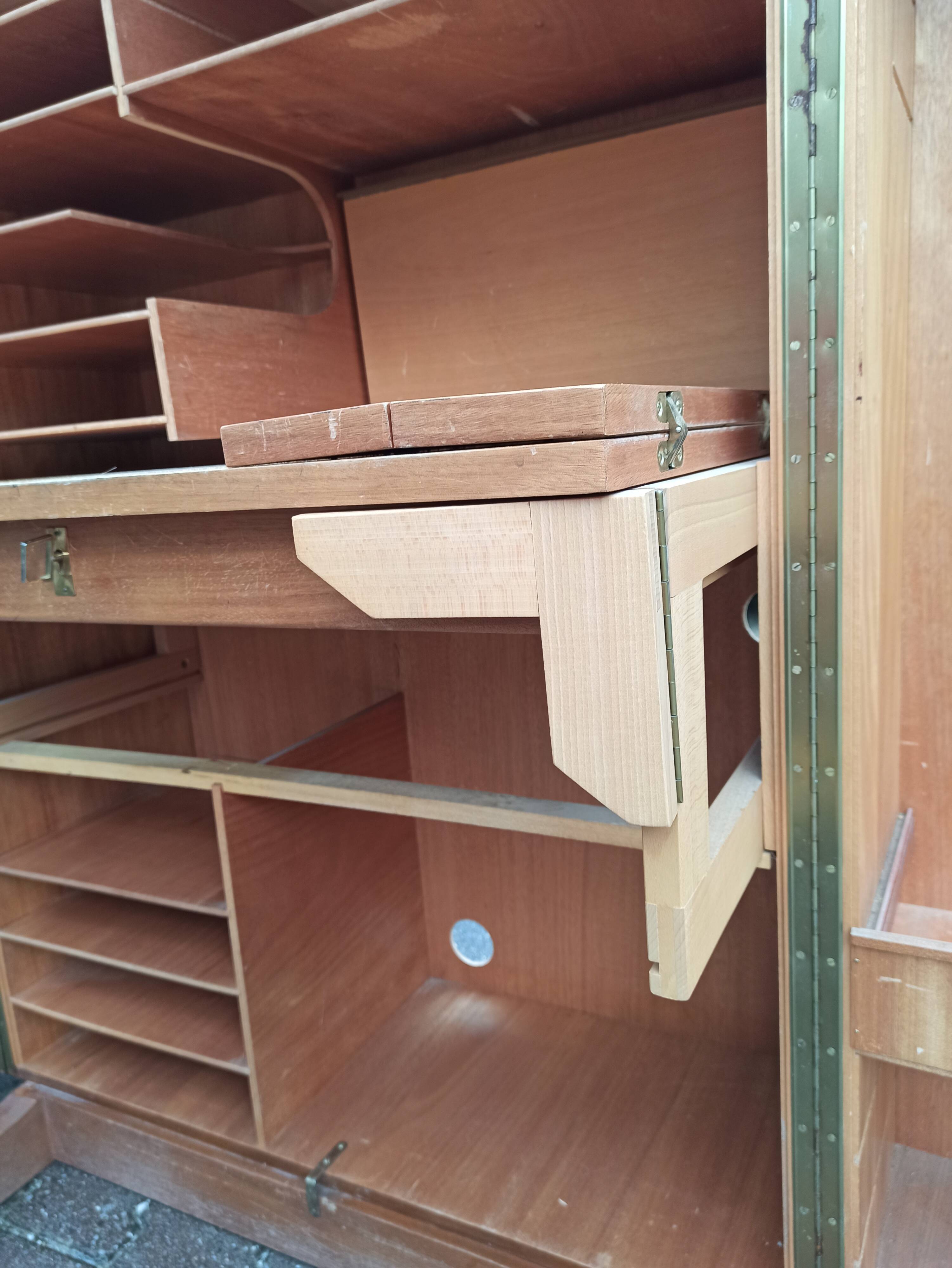 Folding desk says "Magic box" by designers Mummenthaler - Meier, Switzerland