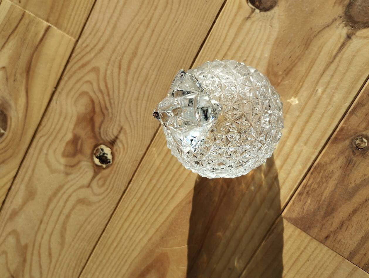 Cut crystal pineapple bonbonnière – Iconic decorative piece