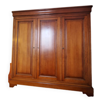 Armoire 3 portes en merisier massif style Louis Philippe