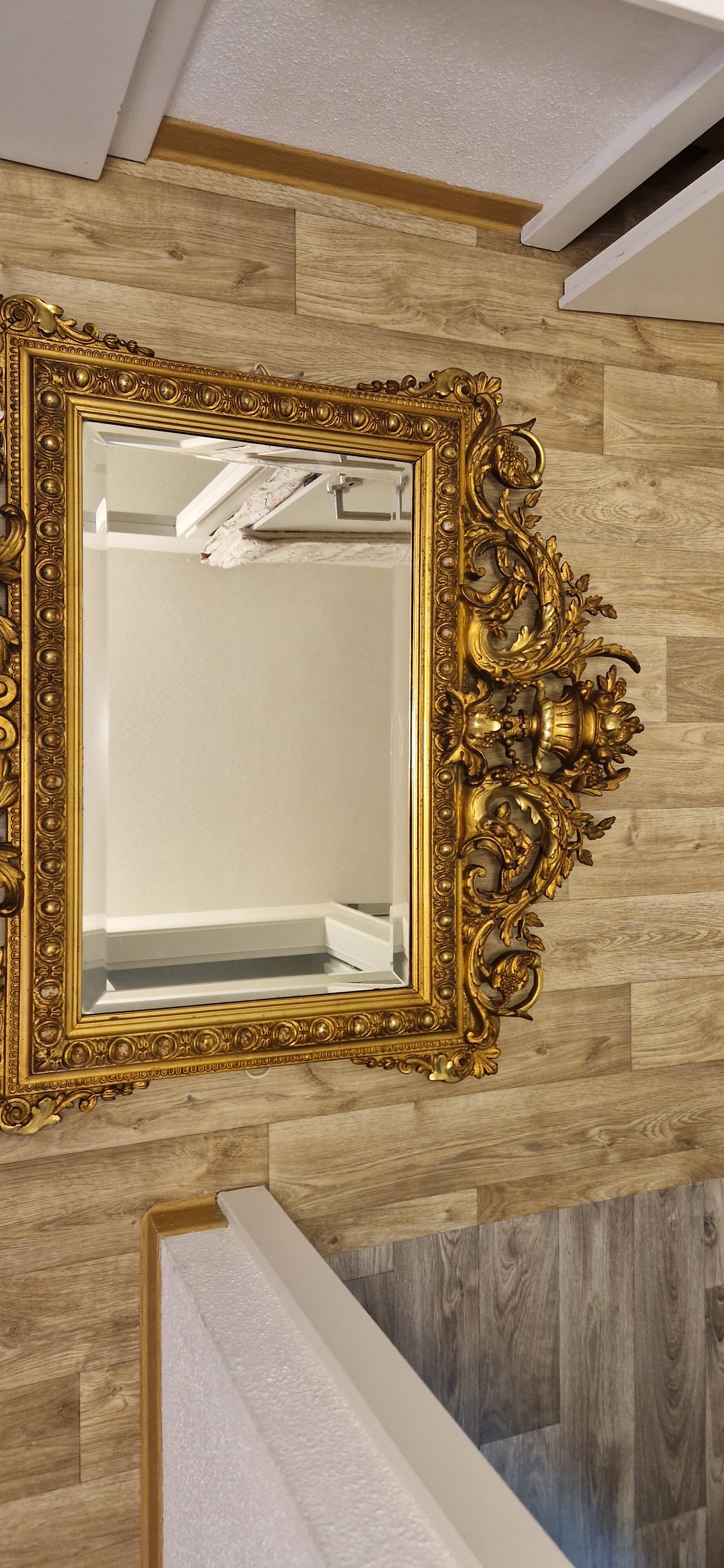 Miroir Napoléon III en stuc doré