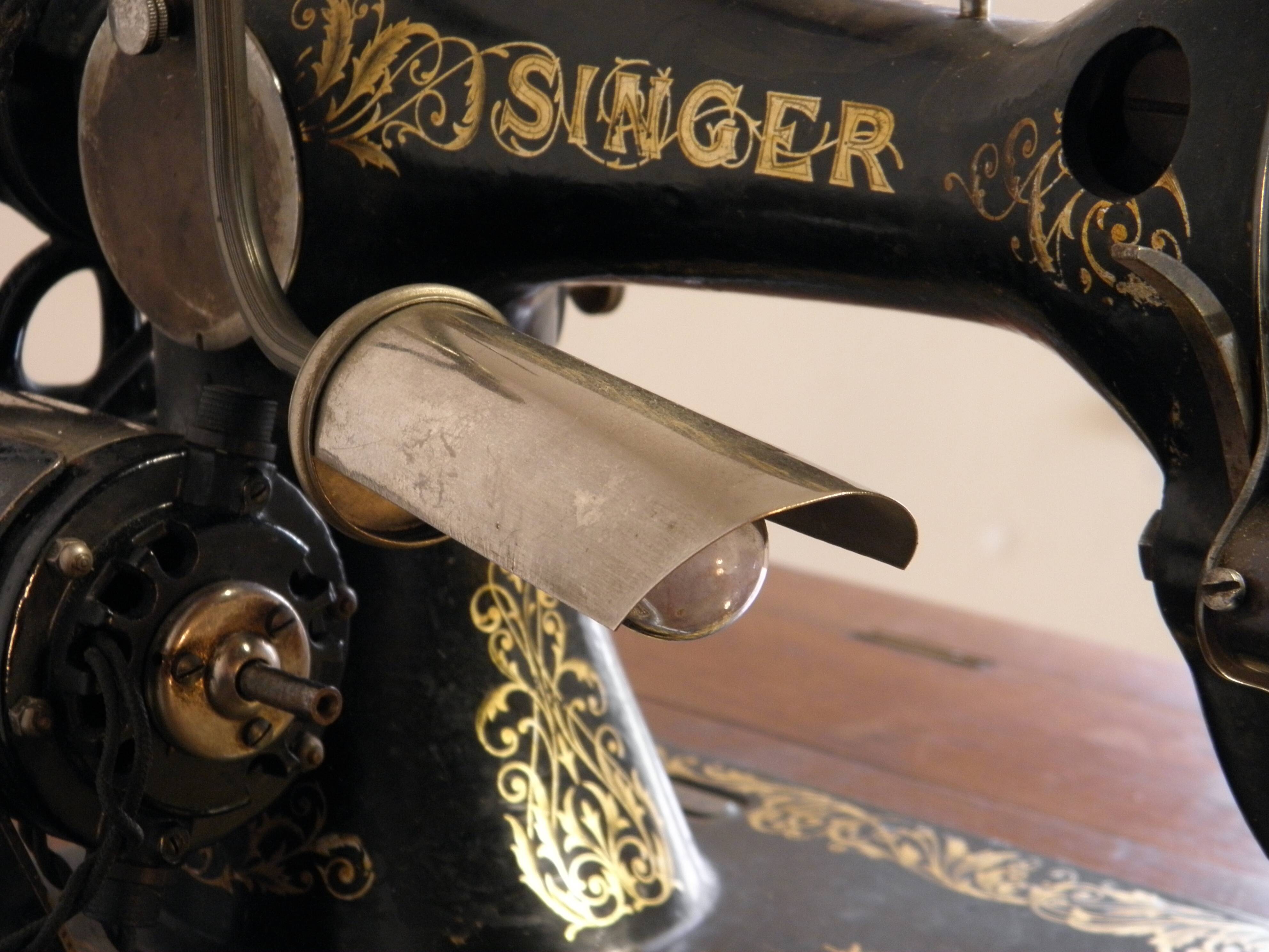 Meuble console Art Déco de machine Singer