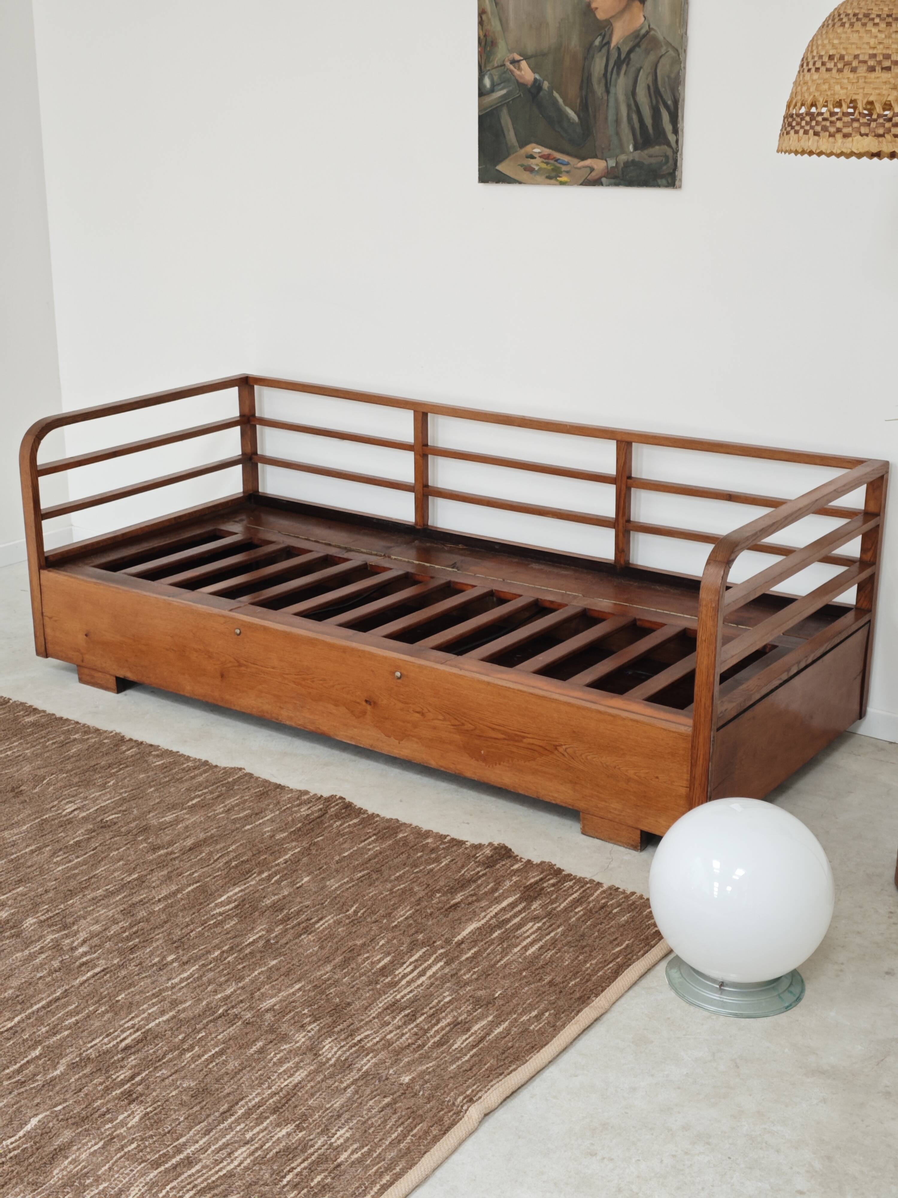 Art Deco sofa gray fabric Jindrich Halabala 1930