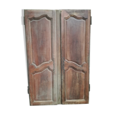 Double portes anciennes de placard en noyer