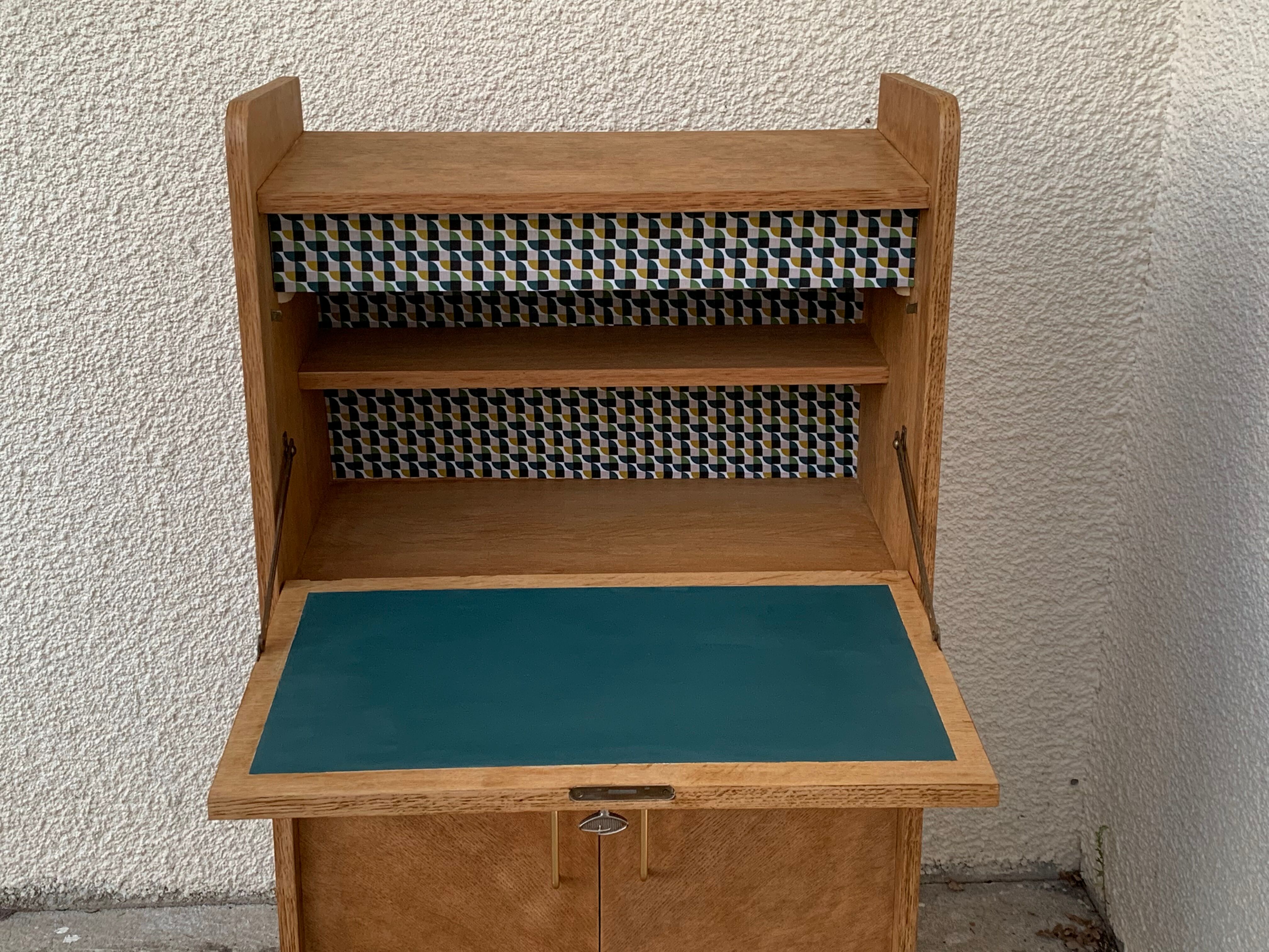 Secretary vintage feet aileron 1950