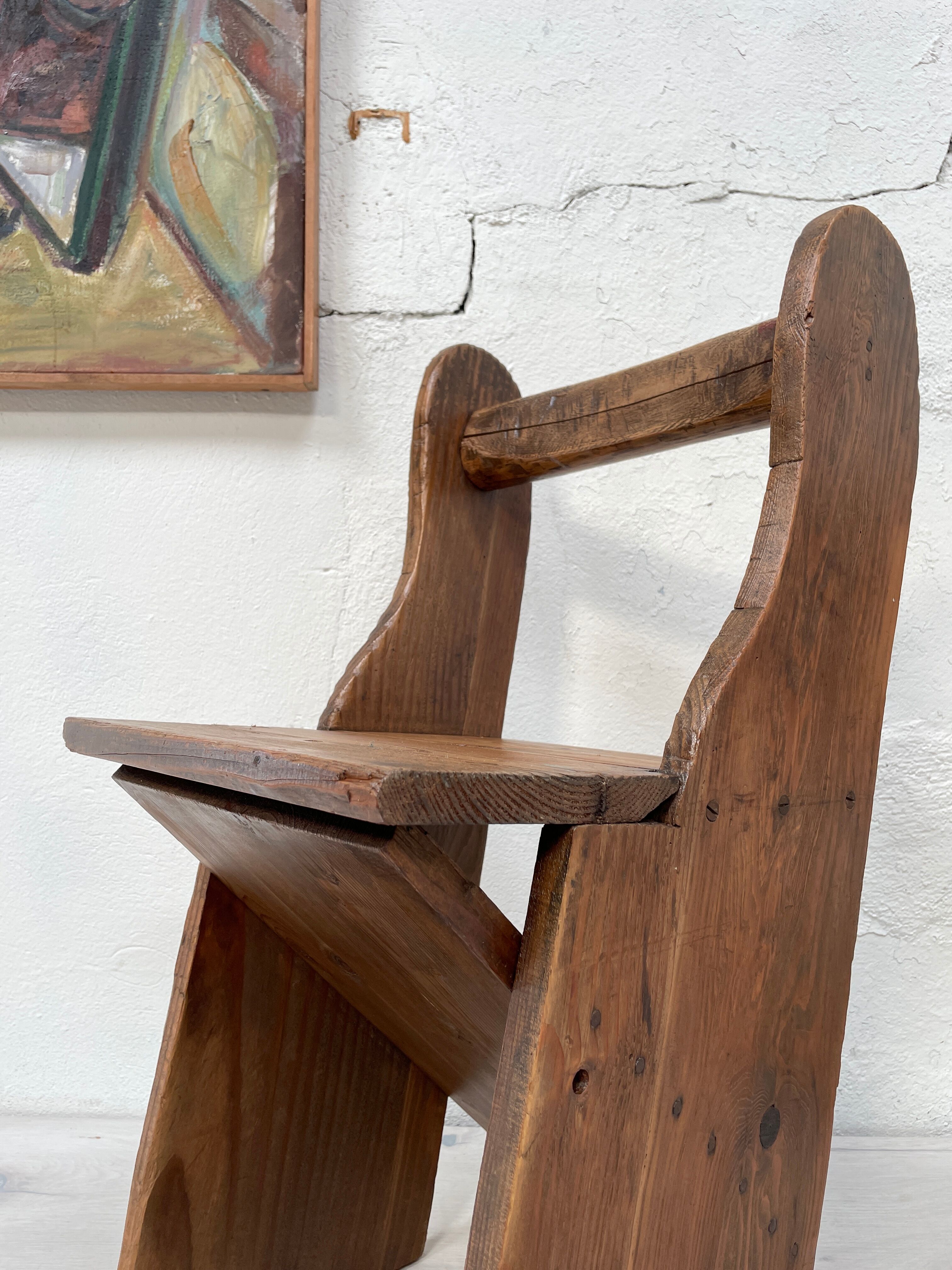 Folk Art chair in fir.