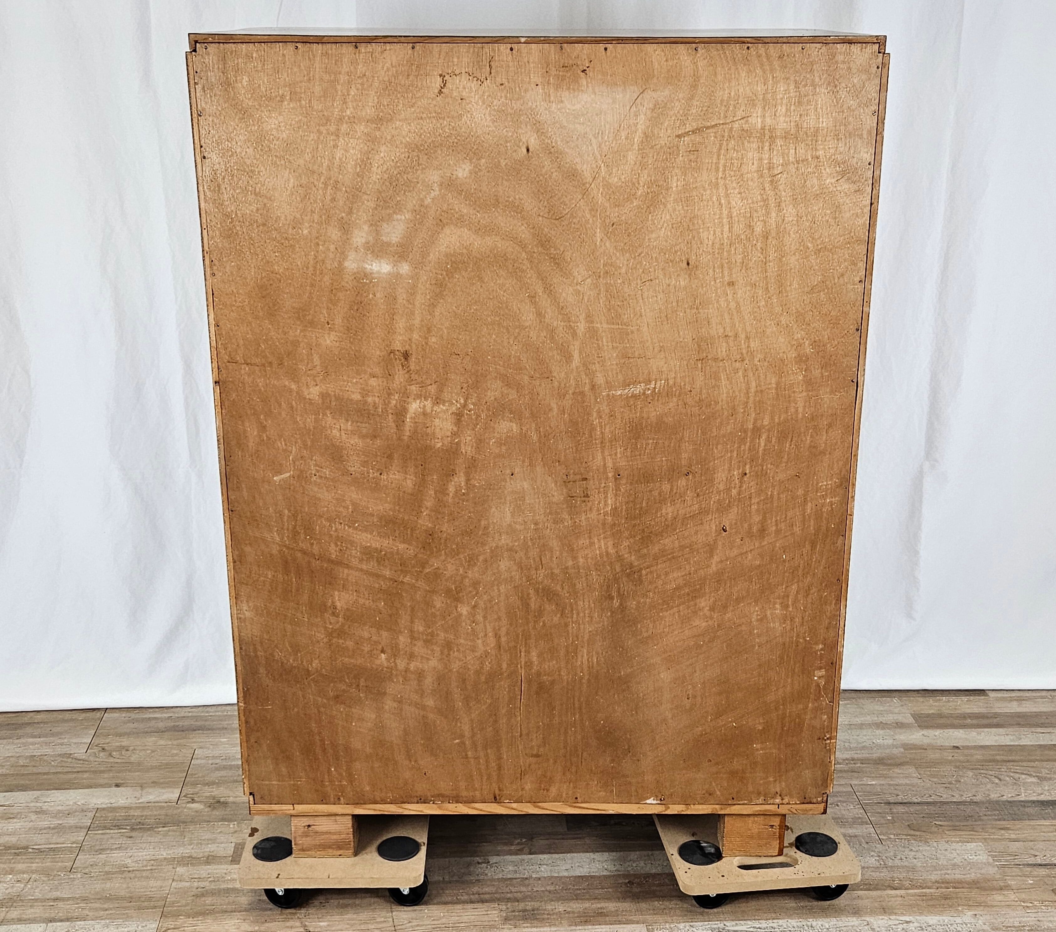 Art decò sideboard in thuja and walnut