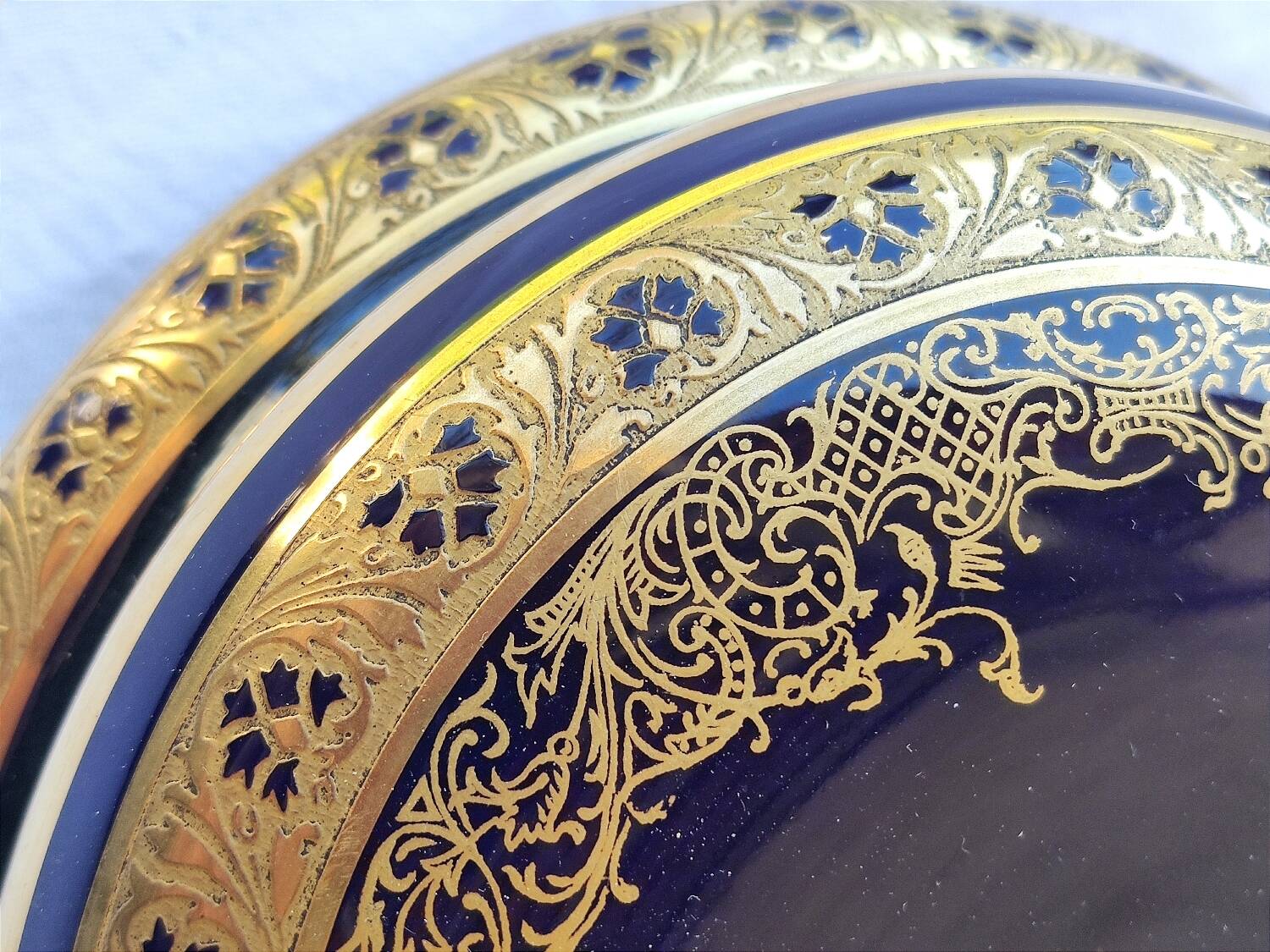 Large Limoges porcelain candy box - Oven blue and gold -