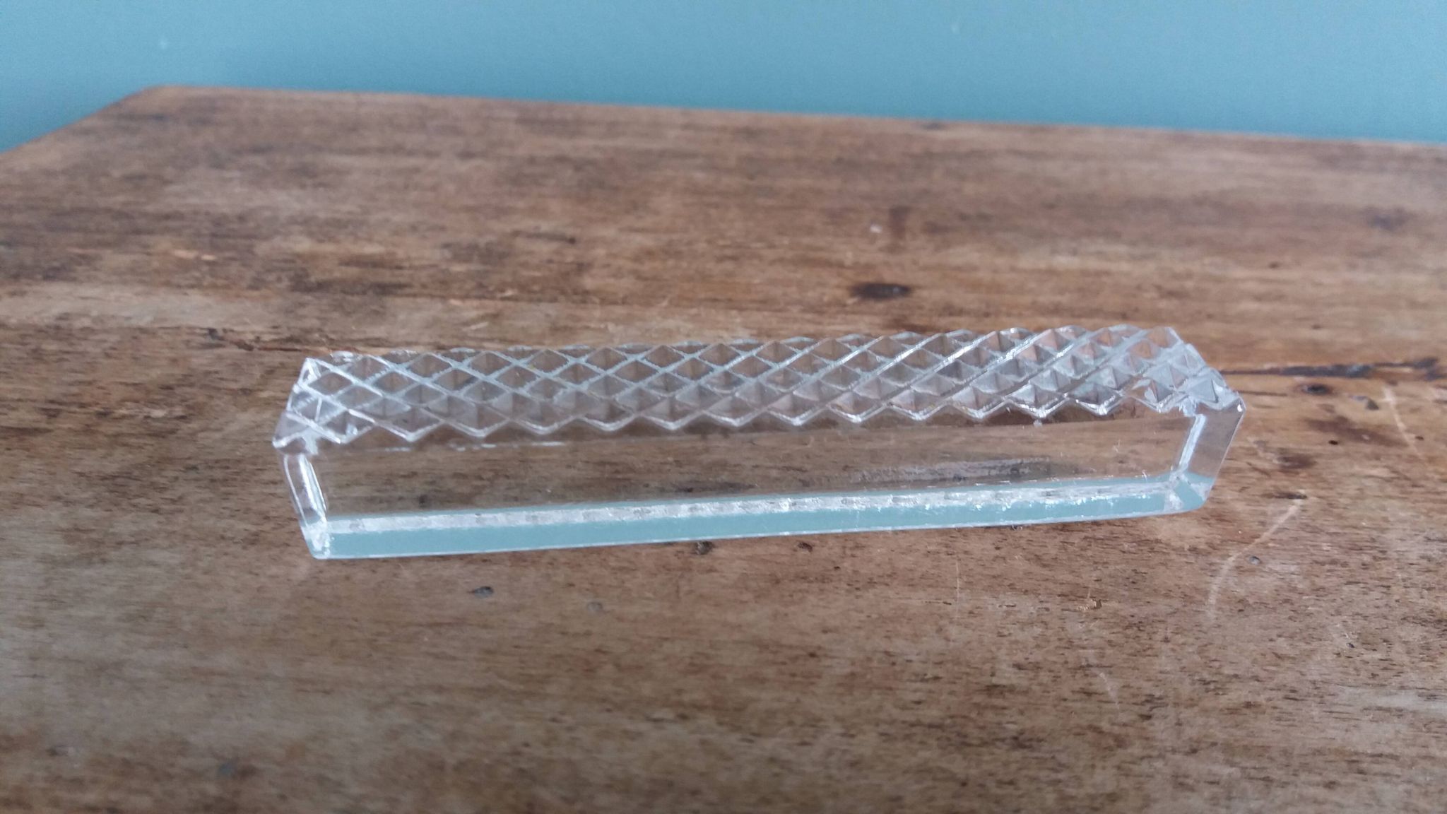 12 crystal knife rests in their box, Hungary, diamond point