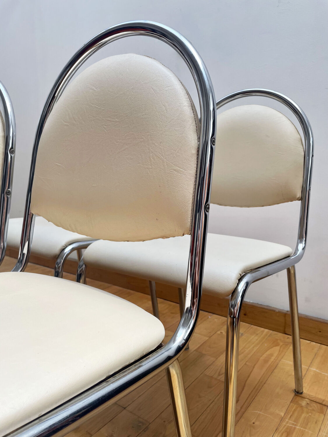 4 Vintage Chairs Year 70