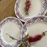 3 assiettes plates Sarreguemines modele Henry.