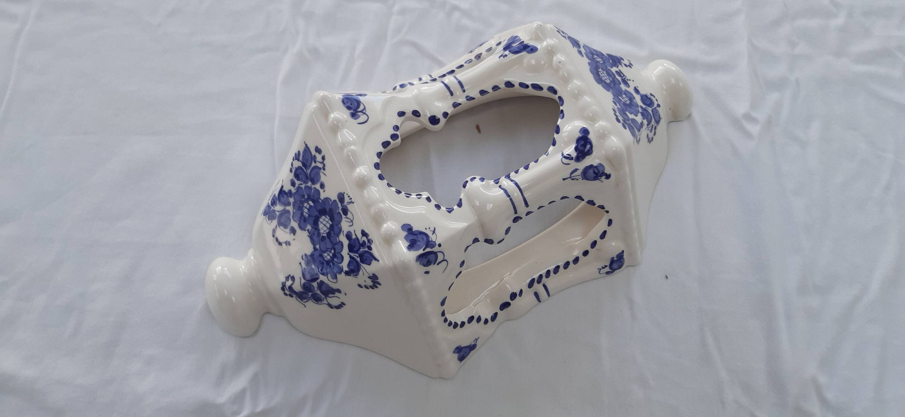 set of 2 ceramic wall lights