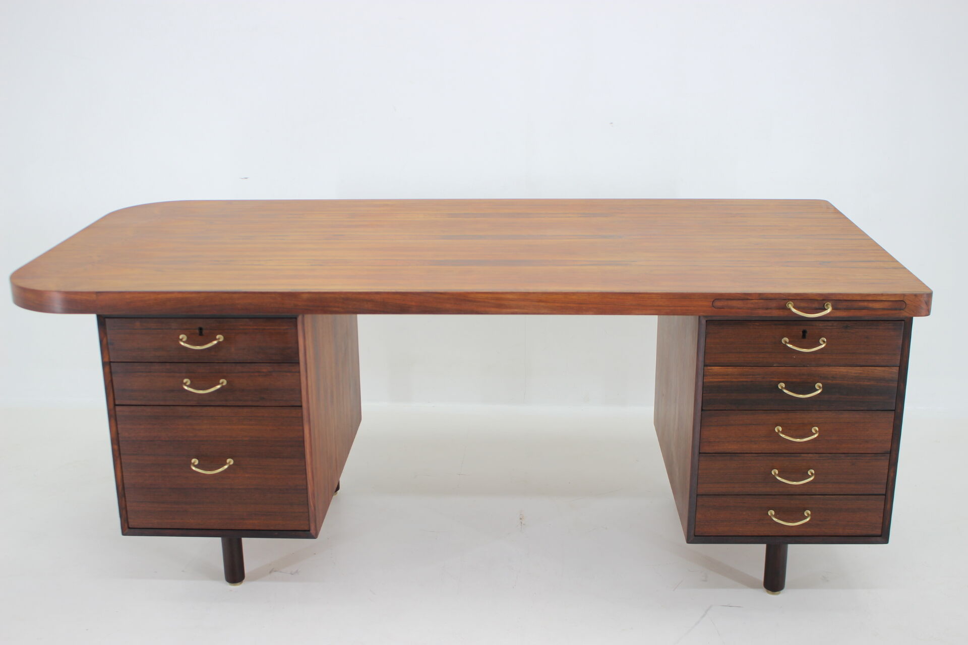 1960s Large exclusive free standing palisander desk