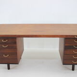 1960s Large exclusive free standing palisander desk