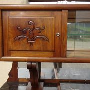 Grand buffet 2 corps en noyer et marbre