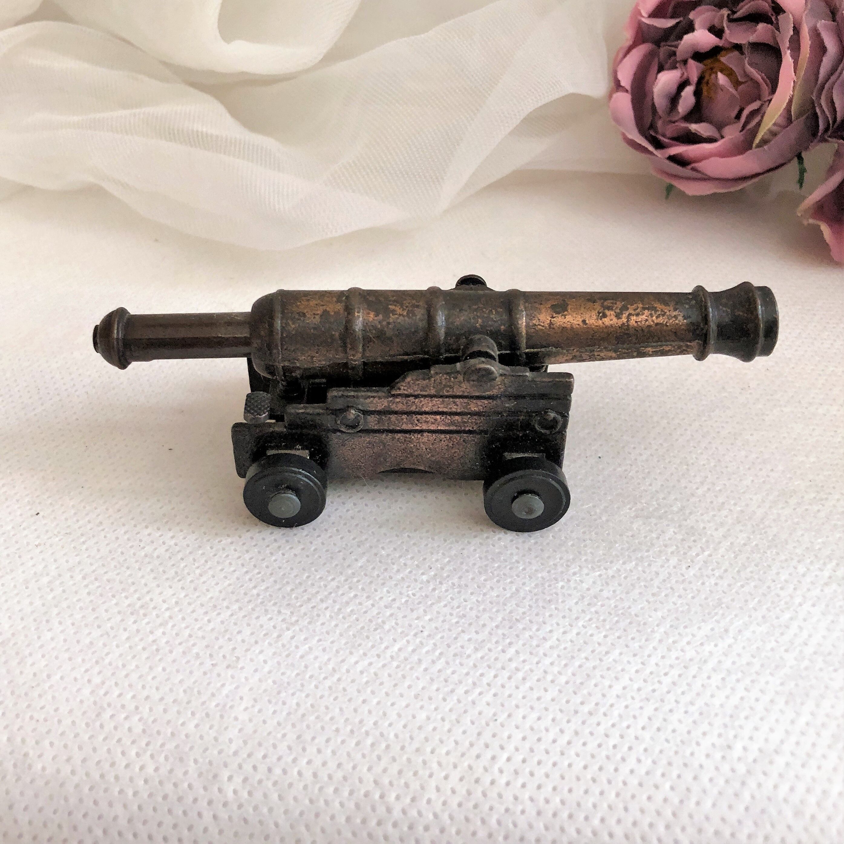 Pencil sharpener Play Me collection vintage naval gun 70s