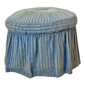 Pouf capitonné en velours bleu XIXème siècle