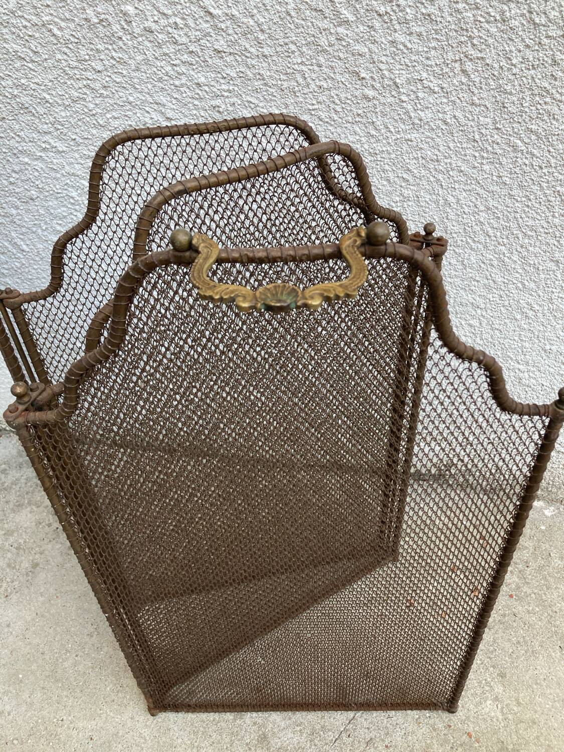 Fire screen. Spark arrestor.