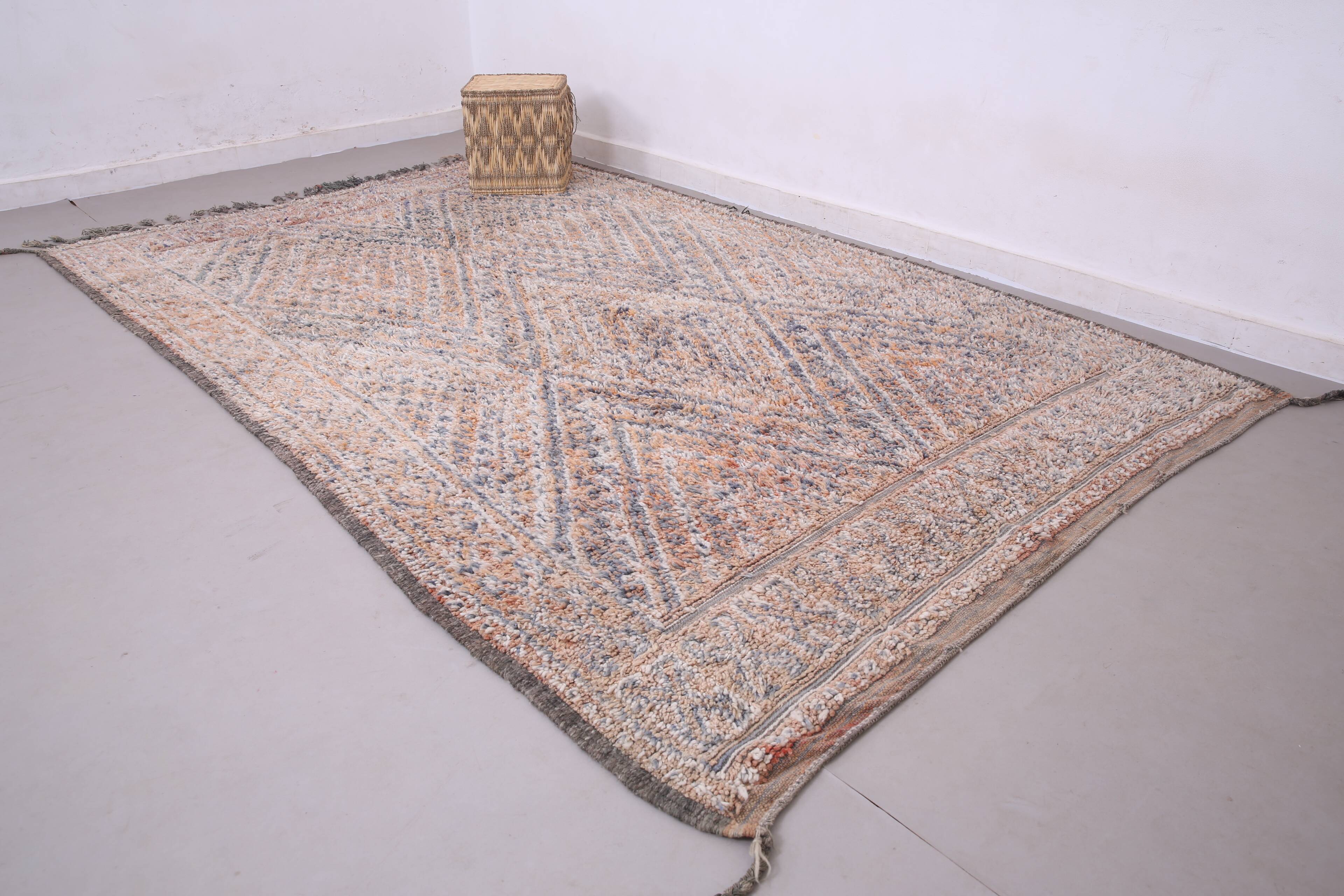 Vintage Beni Mguild Rug 209 x 323 - Berber Wool Rug - Handmade Moroccan Rug