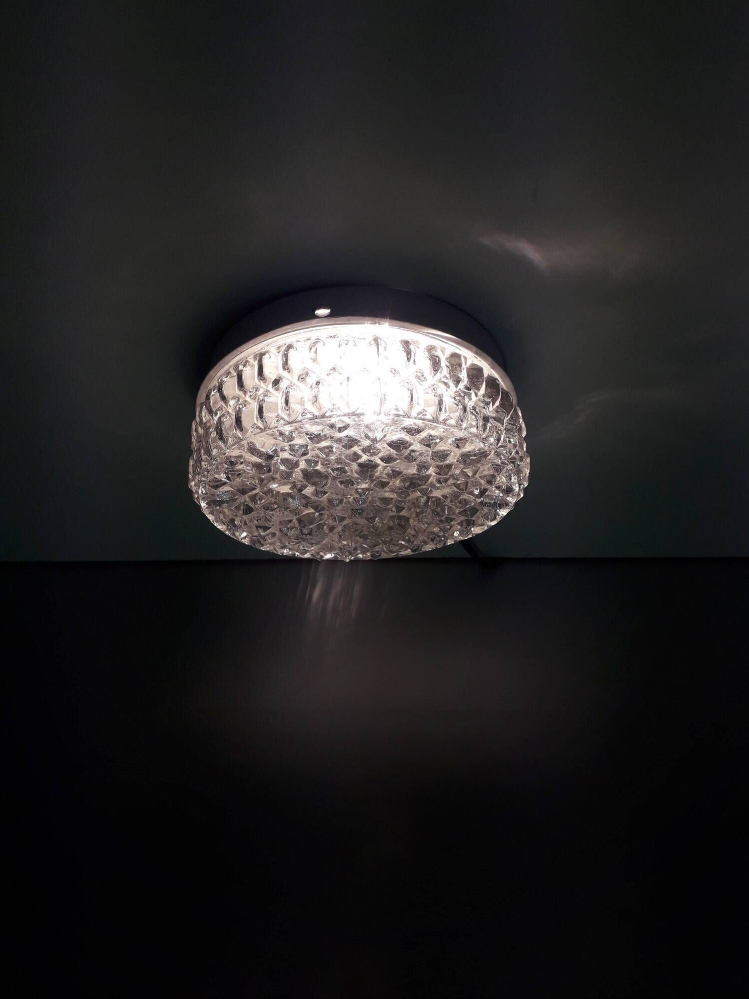 Vintage ceiling light / wall light - Molded glass - diamond tips - 1970s