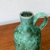 Minimalist ceramic vase carafe from the East German studio GDR by Kerstin and Ralf Unterstab for Kunsttöpferei Unterstab KTU, 1960s.