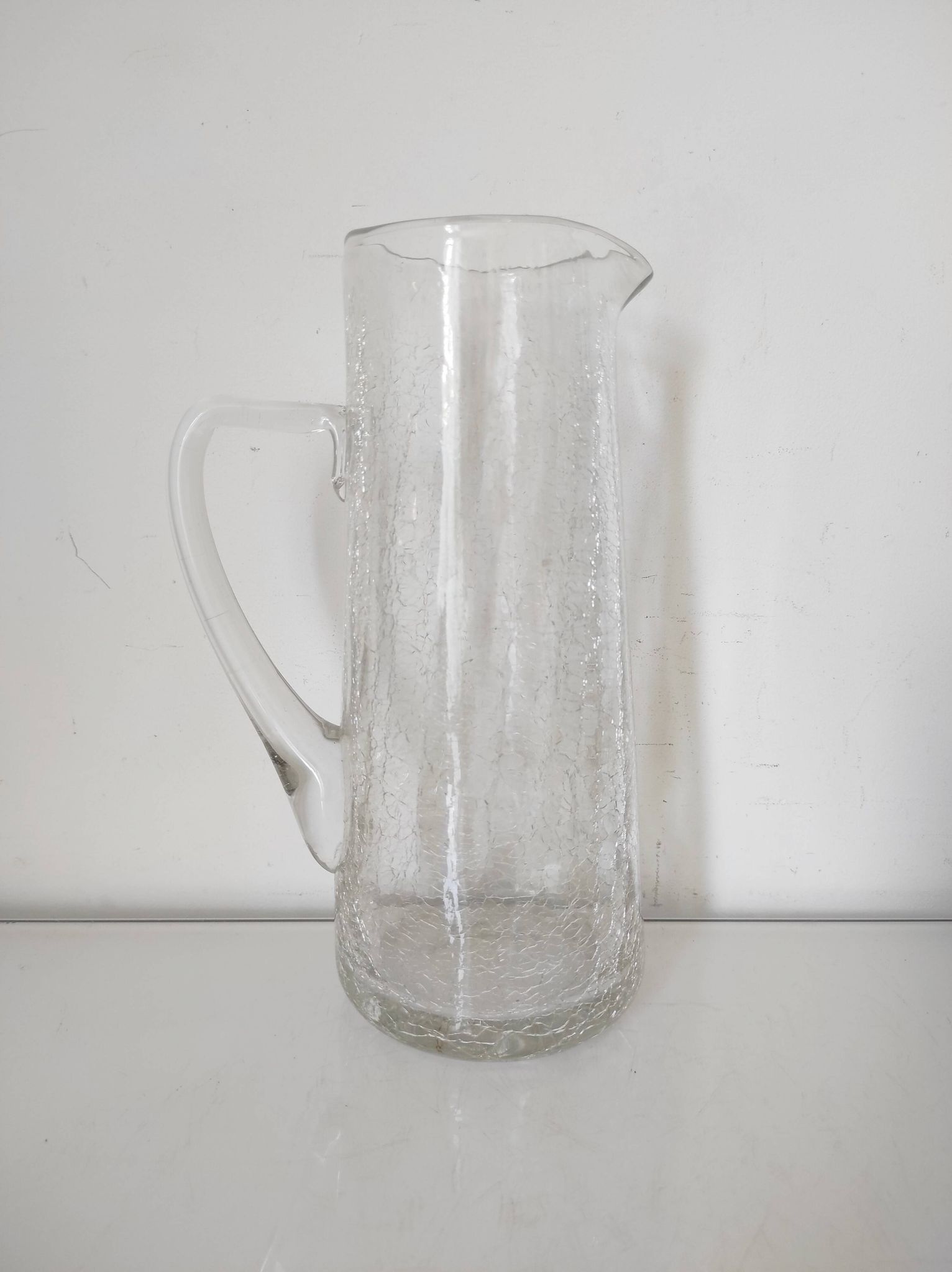 Artisanal cracked glass pitcher 24.5 cm