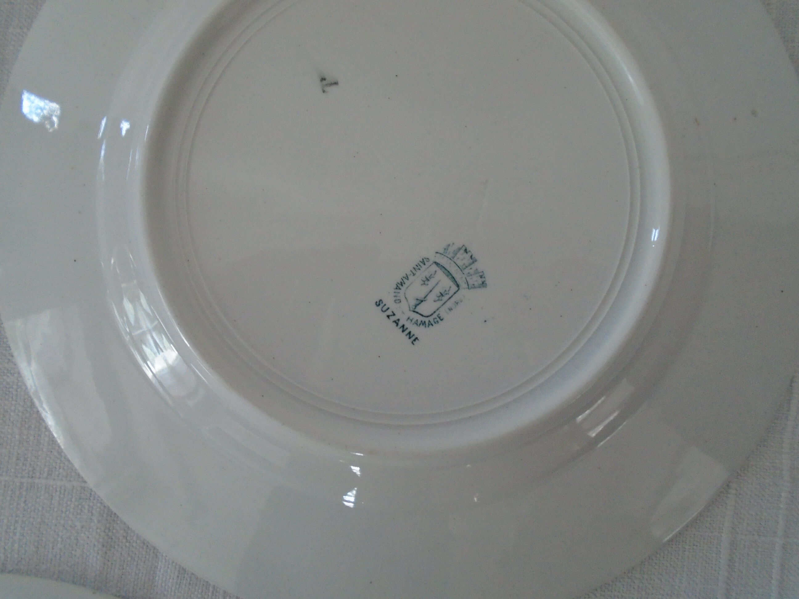 4 Pieces Saint Amand 3 flat plates - saucière décor blue green model Suzanne faience ancient
