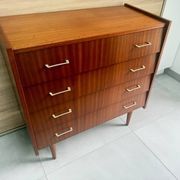 Vintage teak chest of drawers with 4 drawers from the 1960s.