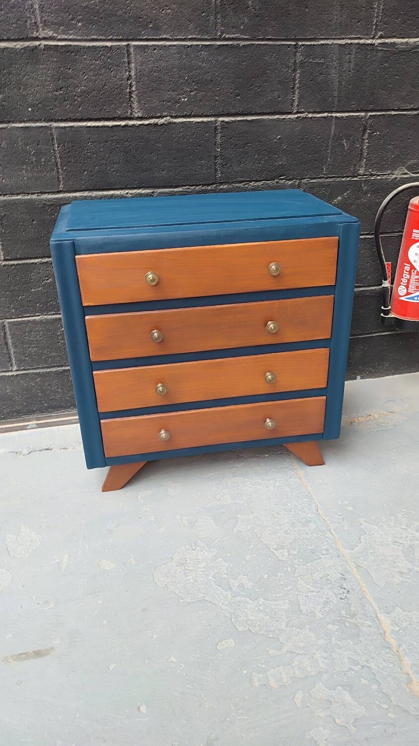 Vintage chest of drawers