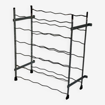 Metal bottle rack