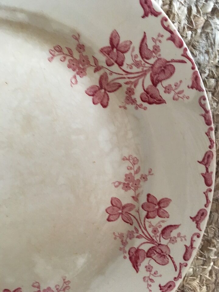 Five plates dessert and serving dish Digoin Sarreguemines model "Margot"