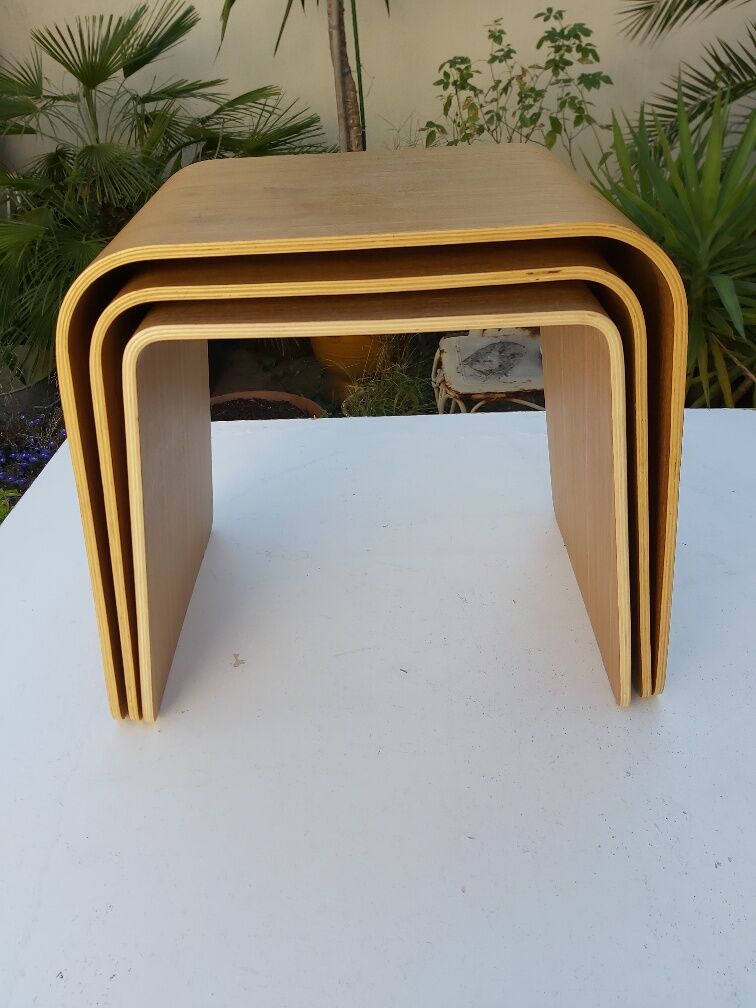 Tables giggled wood laminated glued