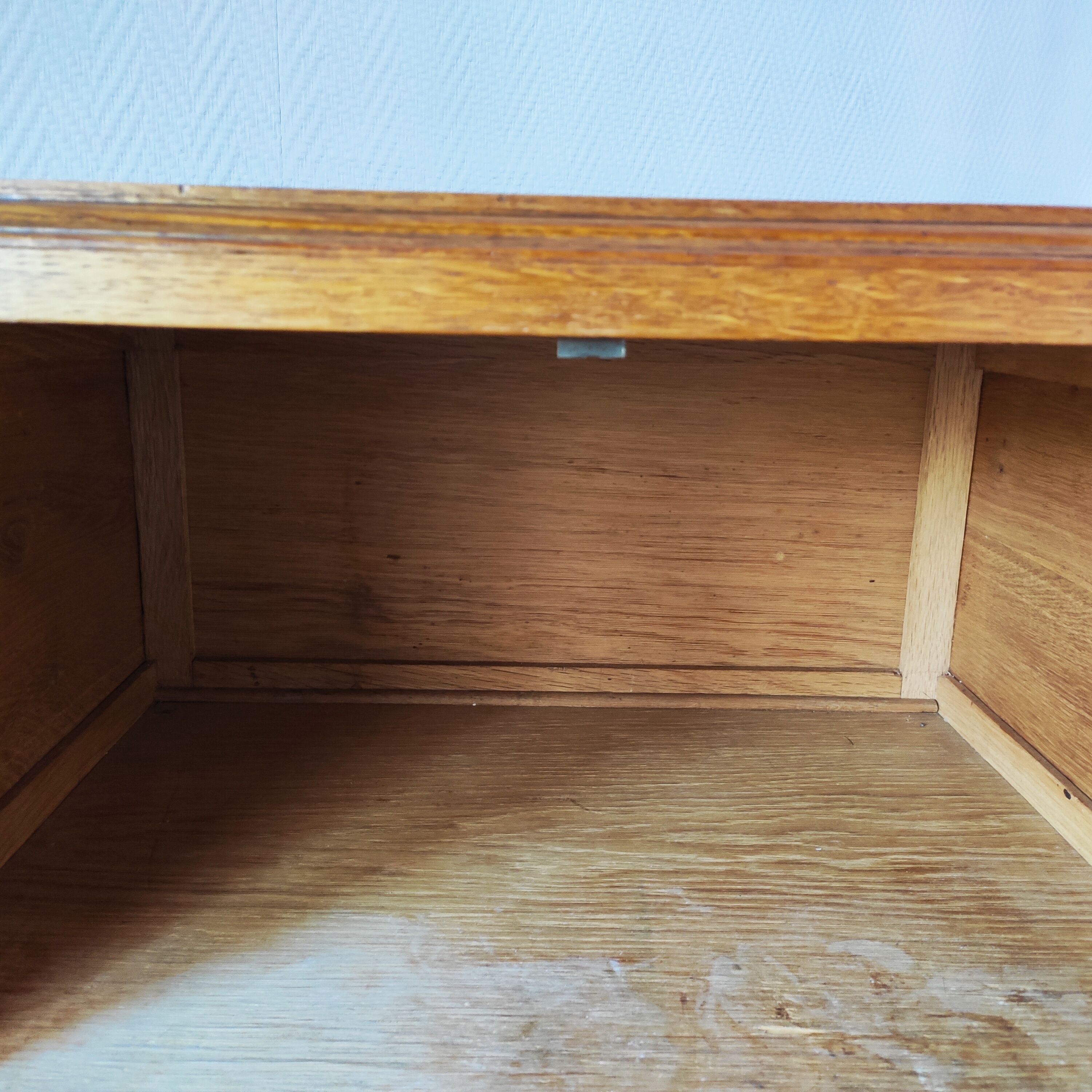 Art Deco oak chest of drawers