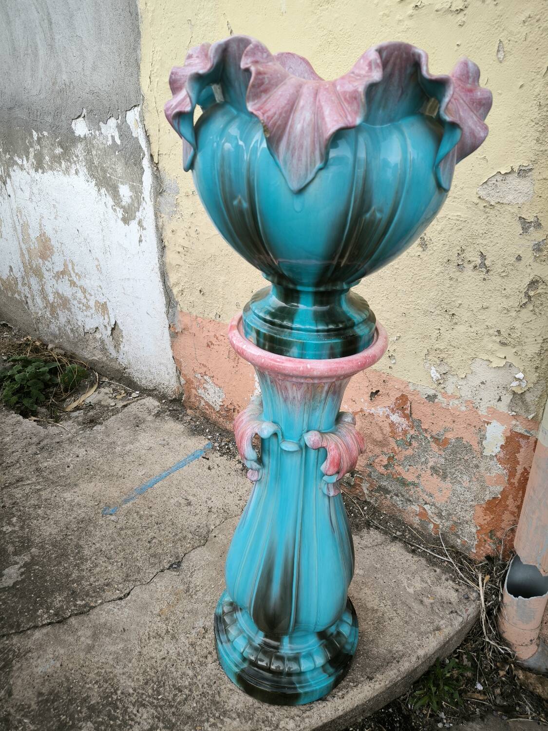 Vase and its ceramic pedestal by Delfin MASSIER circa 1890