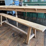 Grand banc en bois brut