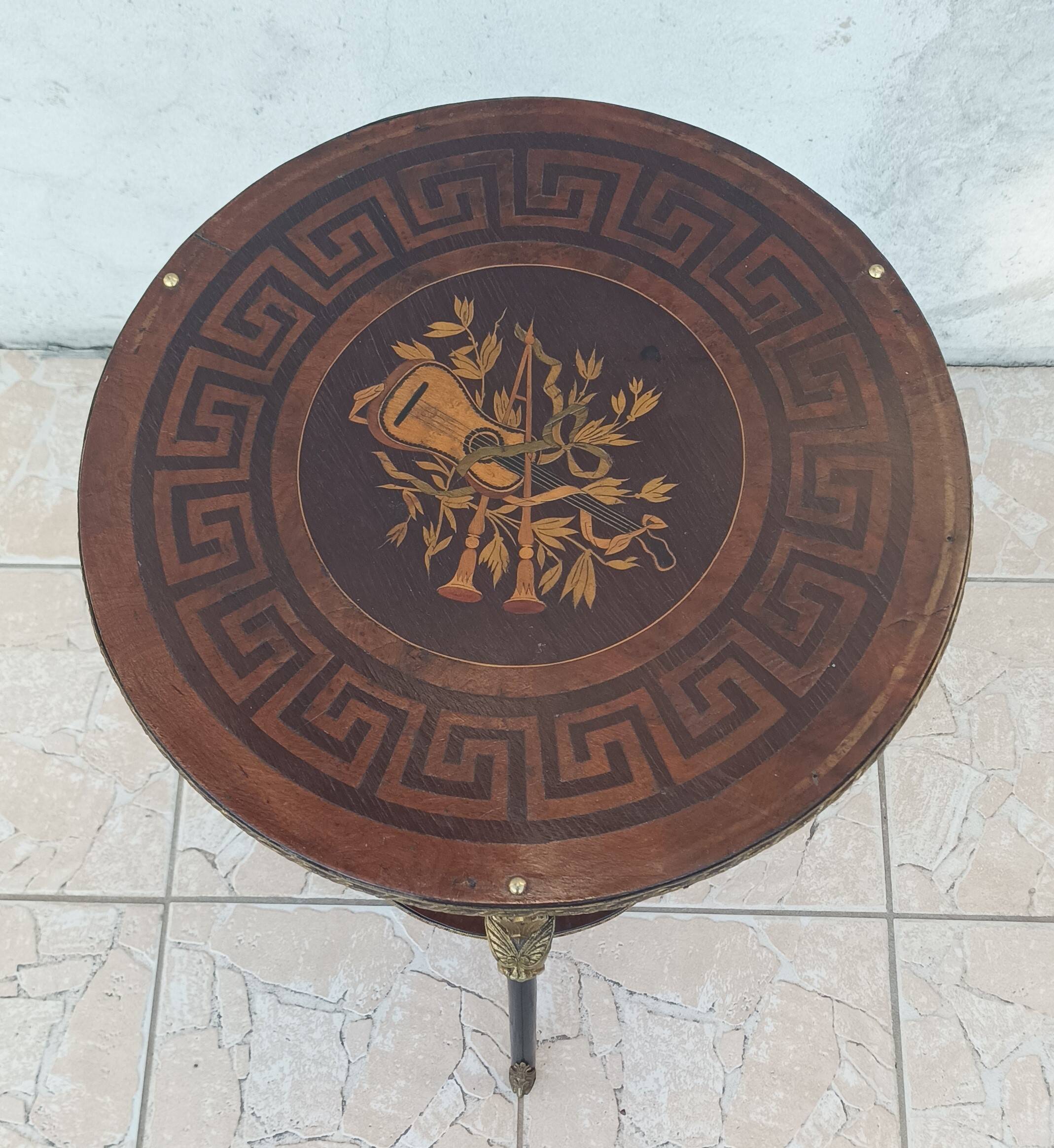 Napoleon III saddle in precious wood marquetry