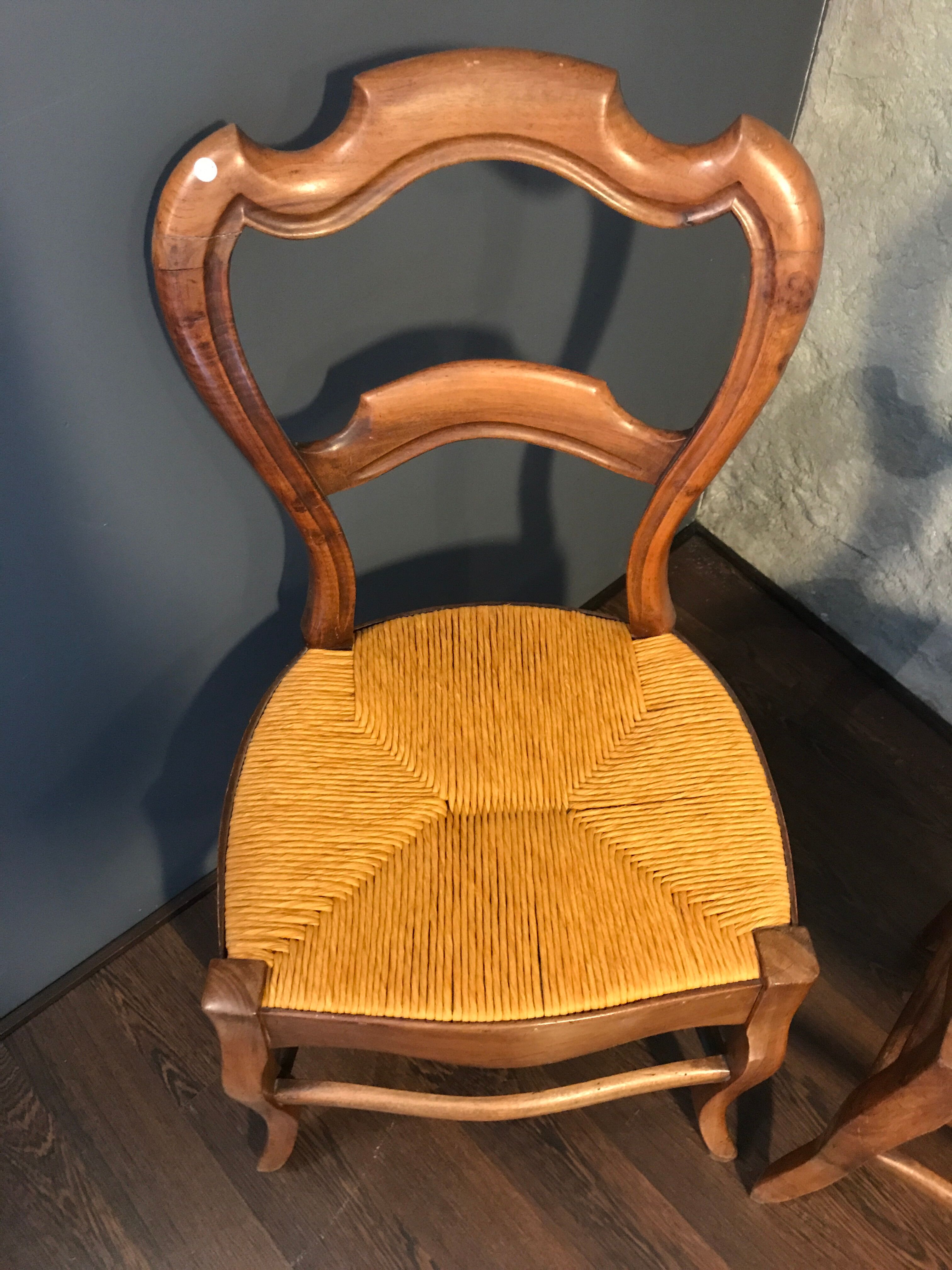 Lot of 2 old wooden chairs