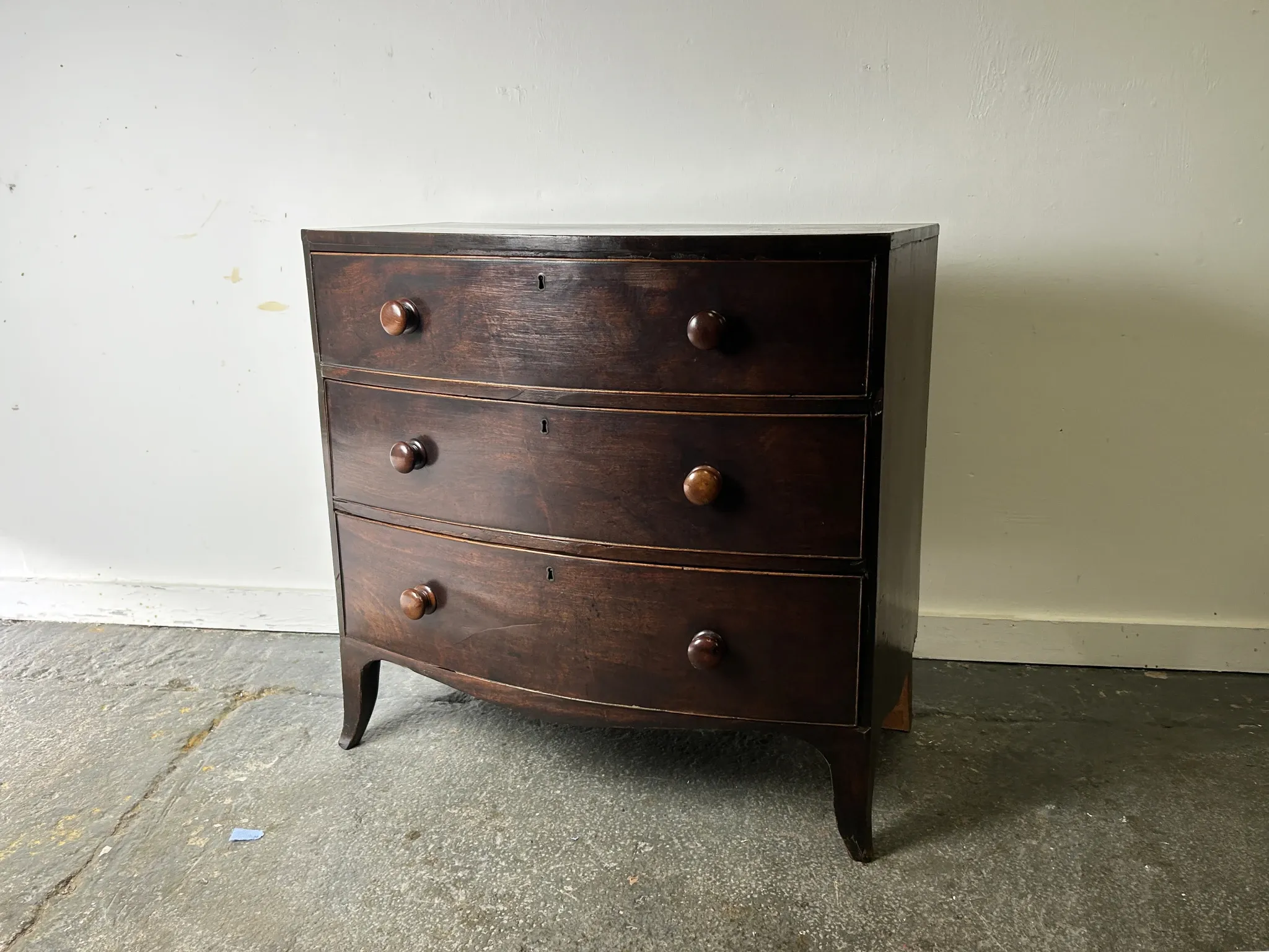 Antique Mahogany Bow Front Chest of 3 Drawers Georgian c1800-1830 Splay Fee