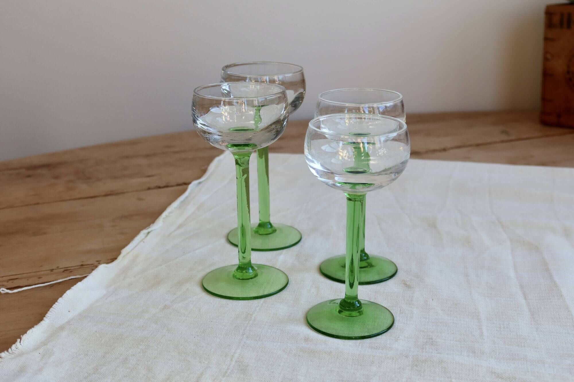 4 mismatched vintage Alsace wine glasses – Green stems
