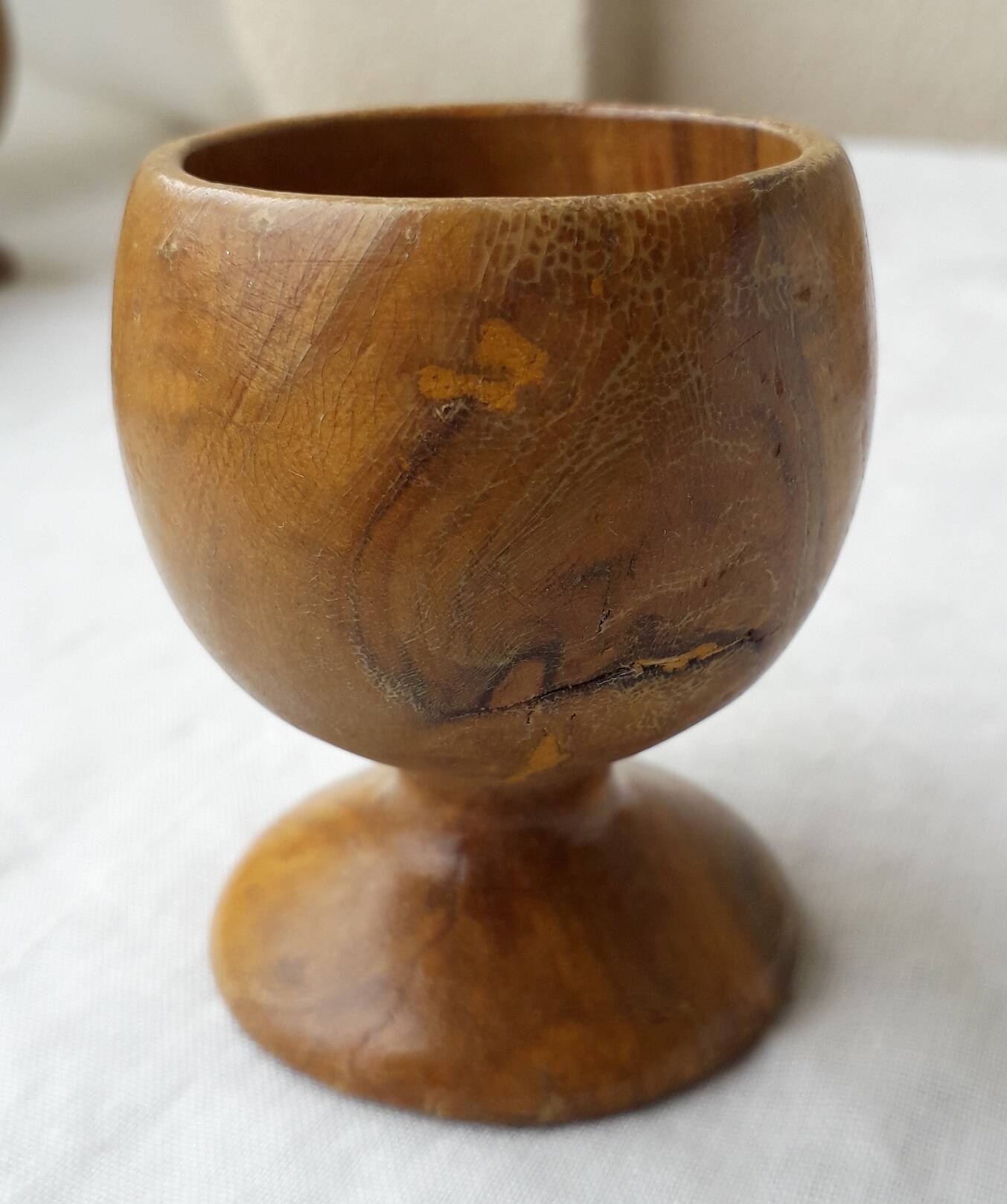6 wooden egg cups