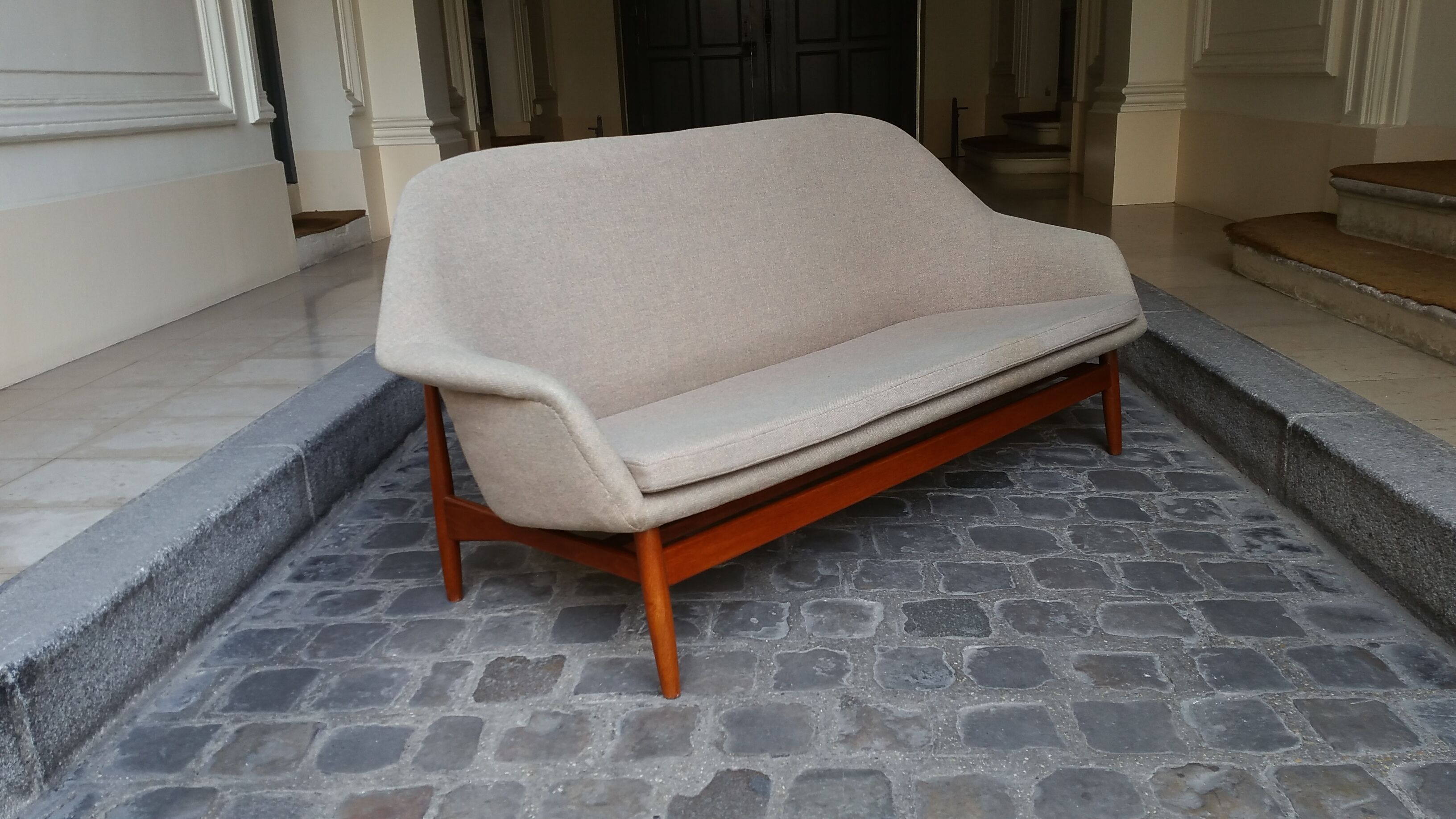 Sofa organic Danish Ib Kofod - Larsen for Carlo Gahrn of 1957