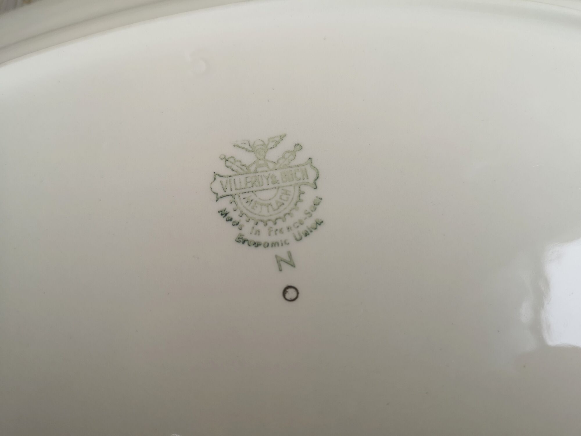 Oval Ceramics Plate Villeroy Boch Green Edge Mint and Gold