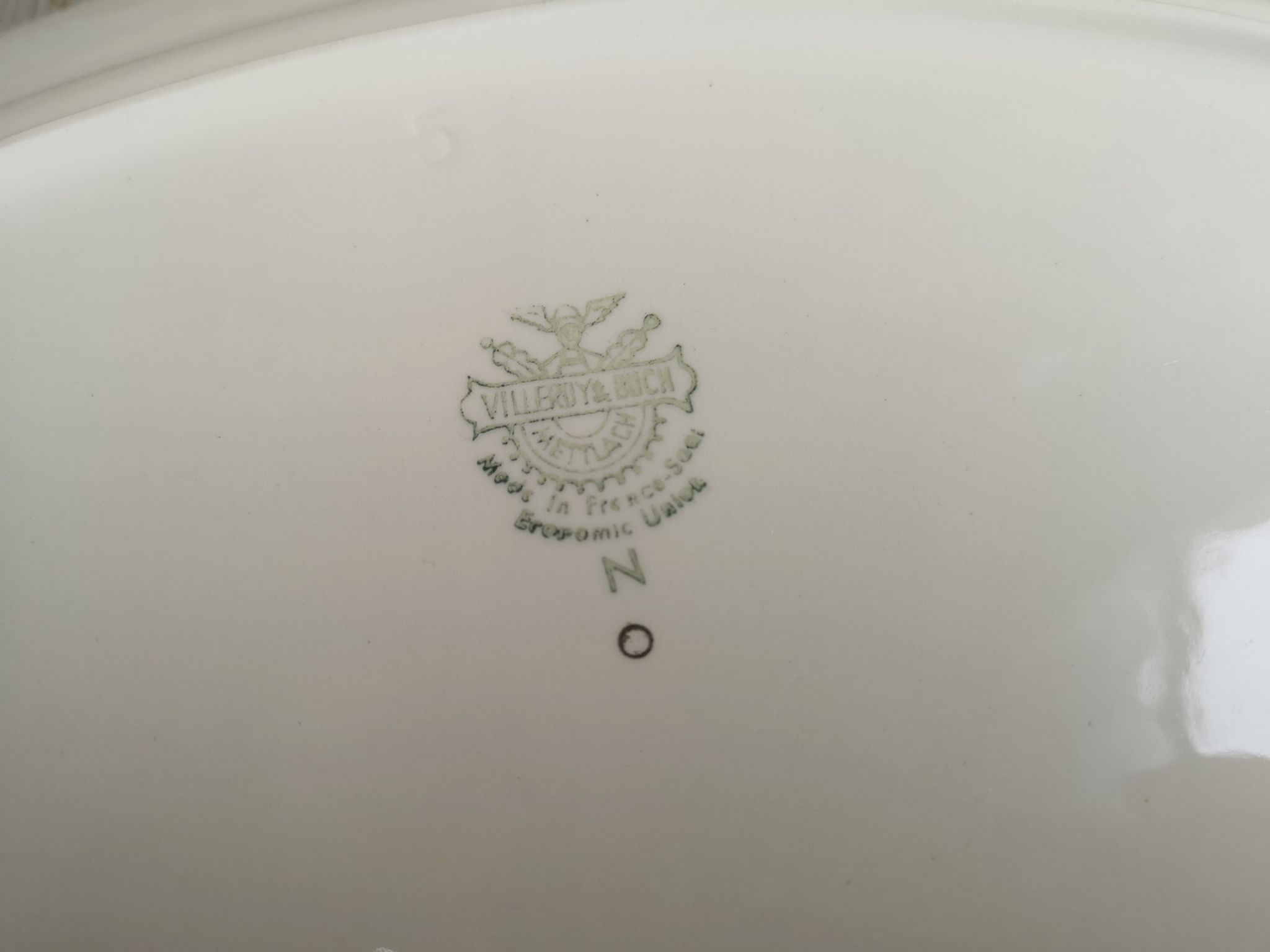 Oval Ceramics Plate Villeroy Boch Green Edge Mint and Gold