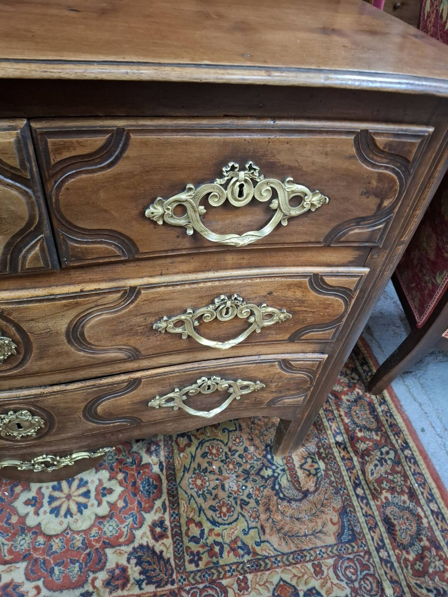 Eighteenth-century walnut commode
