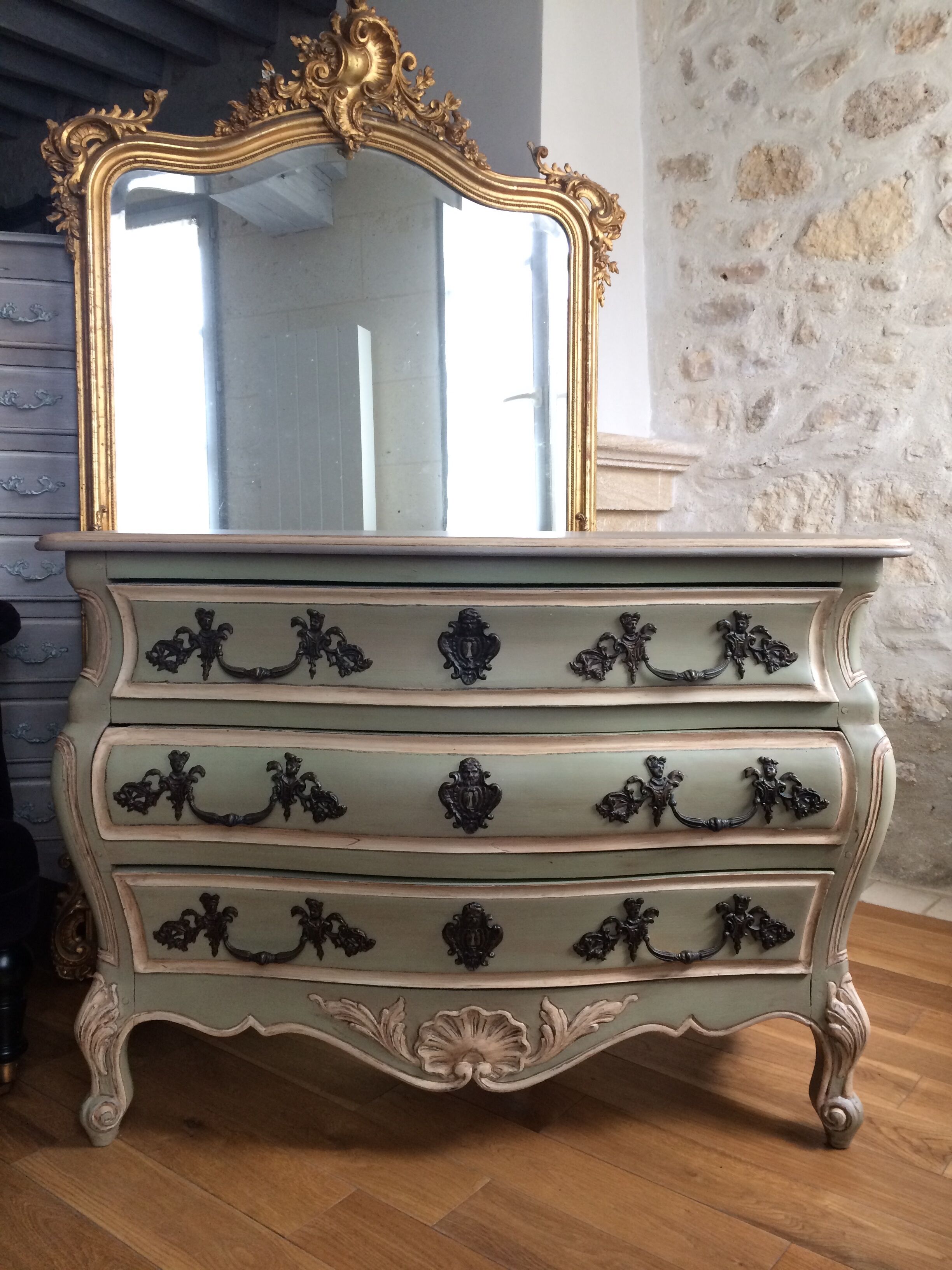 Bordelaise chest of drawers Louis XV style