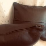 Lot of 2 leather cushions