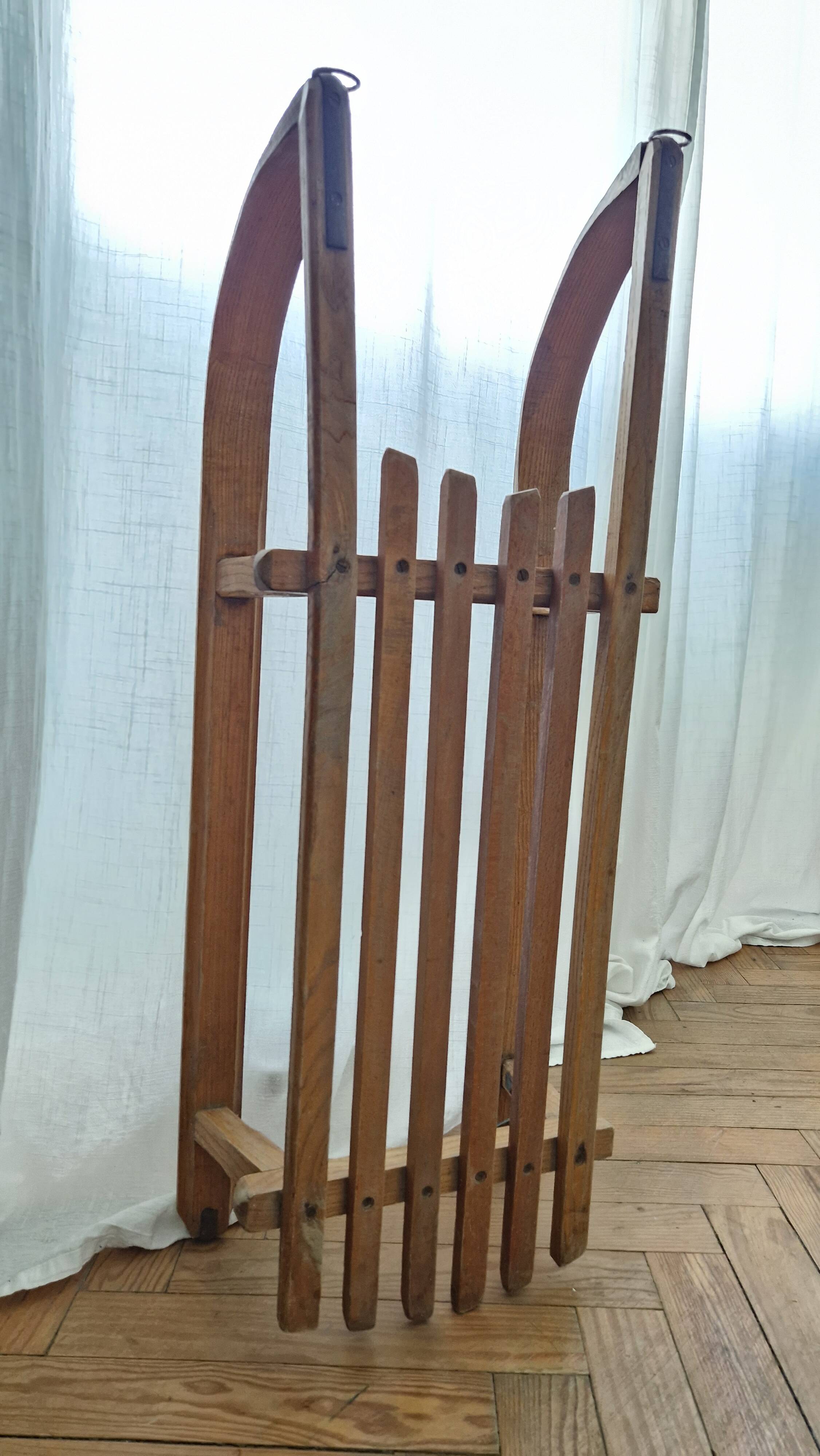 Luge en bois ancienne