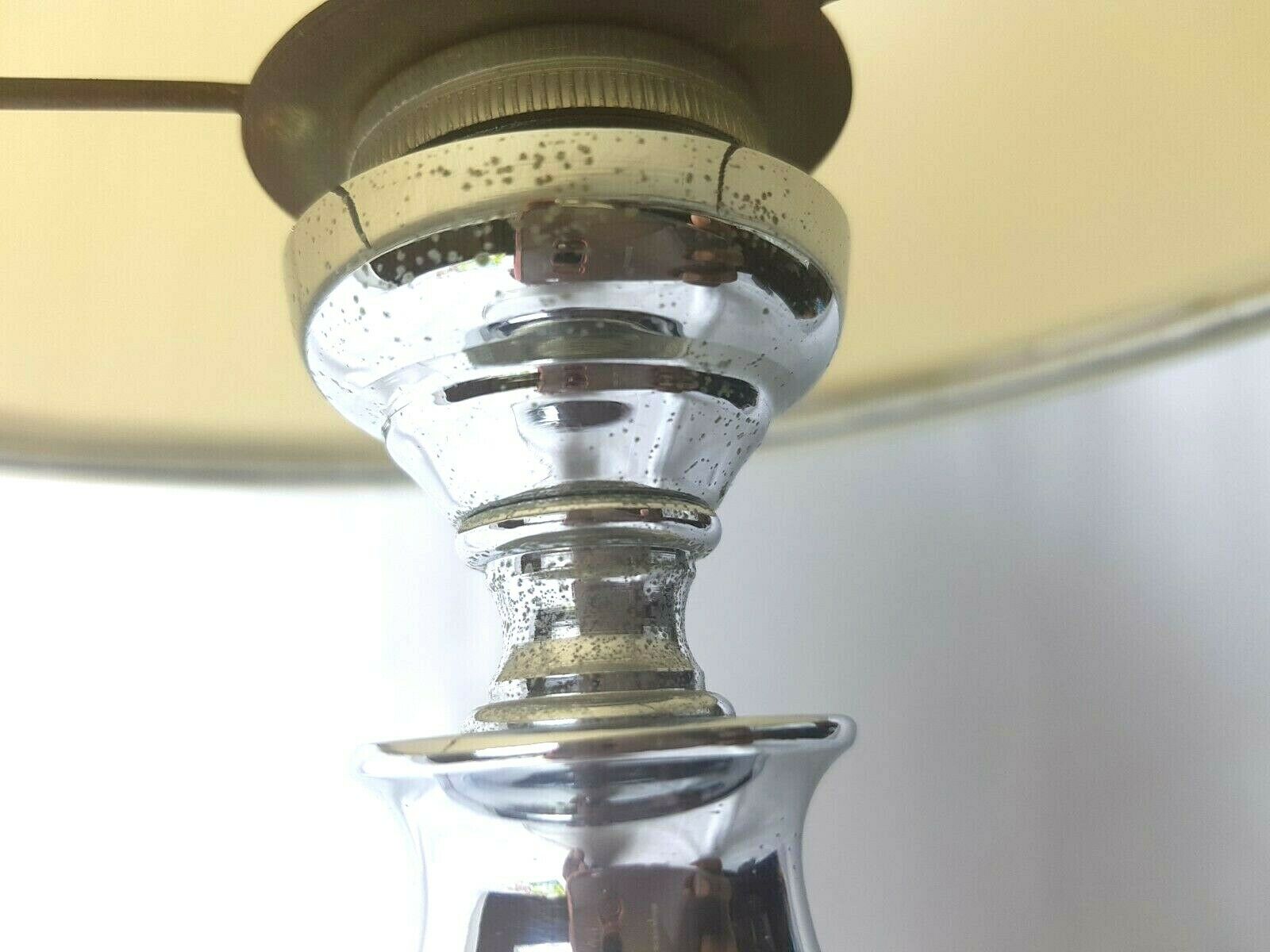 1950s 1950s 1950s gold metal and bakélite laying lamp