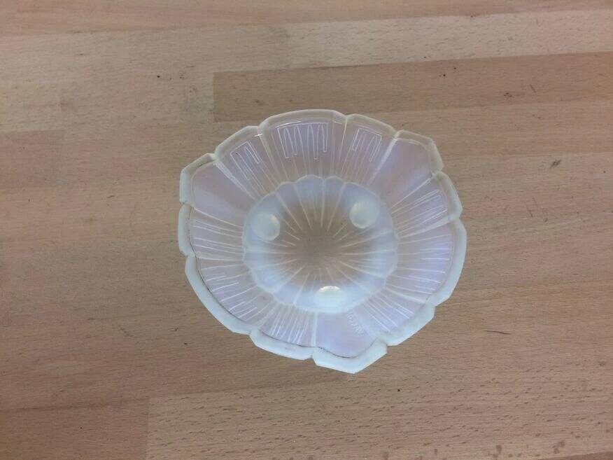 Opalescent glass Art Deco vide poche by Vallon