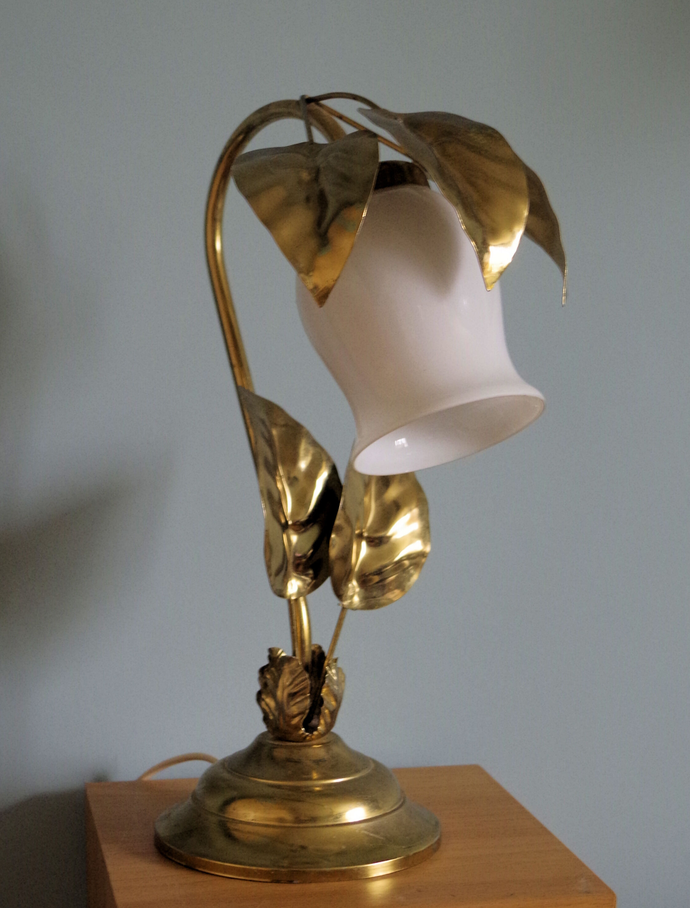 Brass flower lamp
